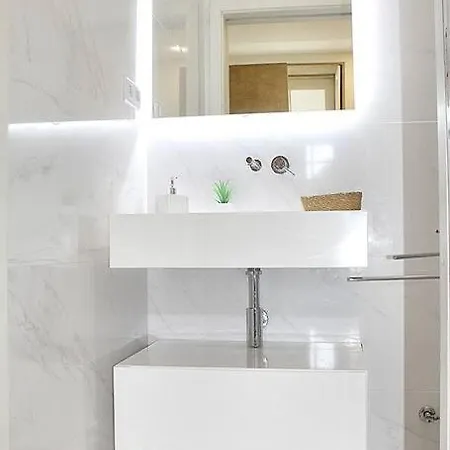 Benskins Loft Downtown Apartment *